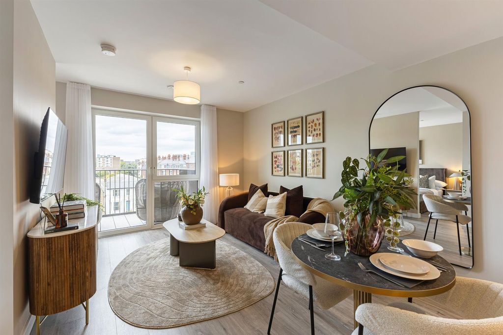 Property photo 1 of 24 114275_51 Palmer House Parr S Way-7_Low.Jpg