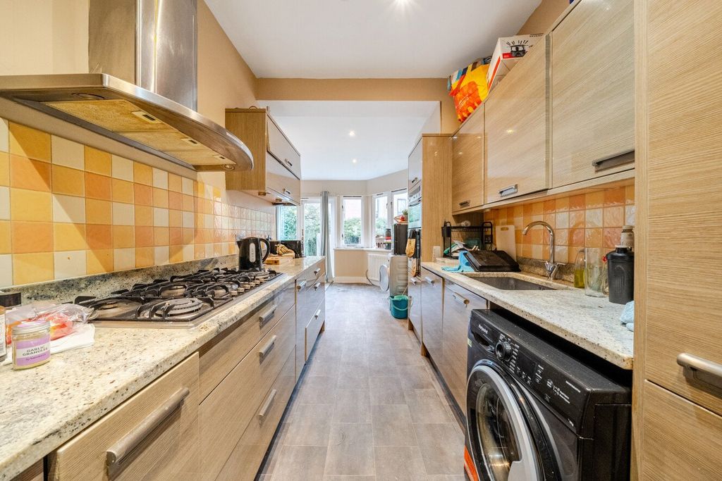 Property photo 3 of 14 Picture No. 13