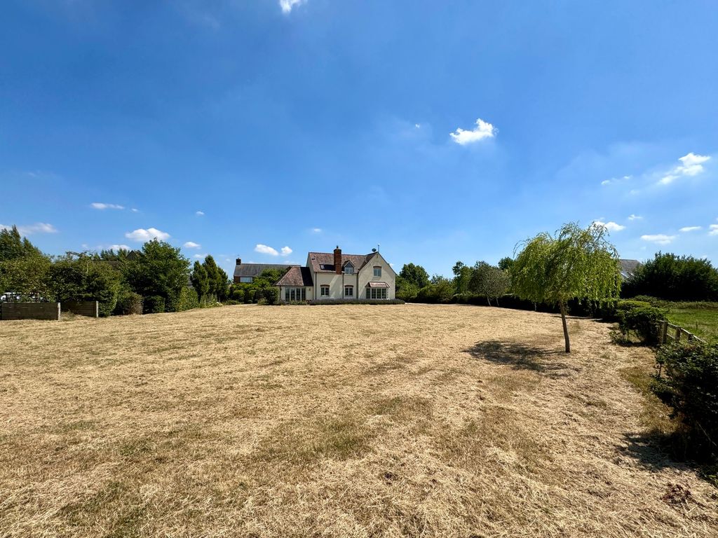 Property photo 2 of 26