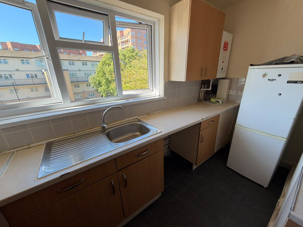 Property photo 3 of 6 D0995d4E-56B2-49F2-88Cf-56Bcd51Ec371