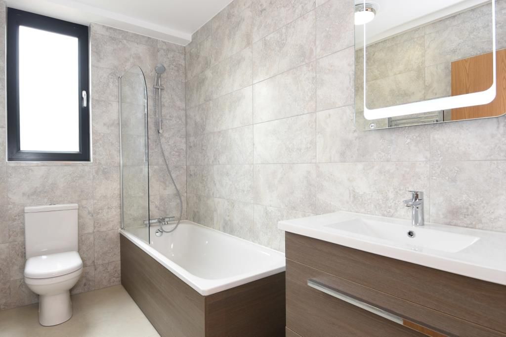 Property photo 3 of 6 Bathroom