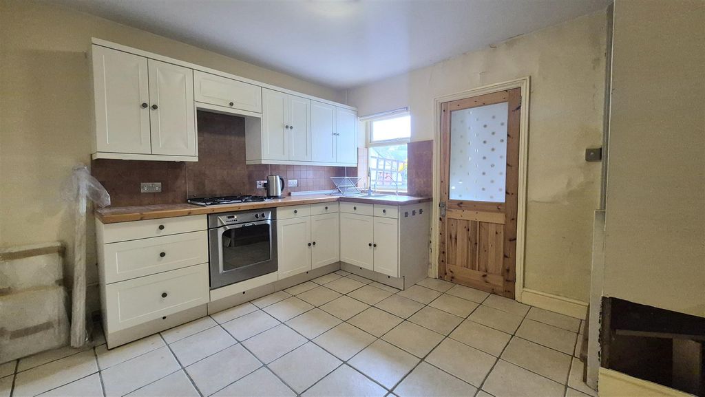 Property photo 2 of 21 Kitchen/Diner