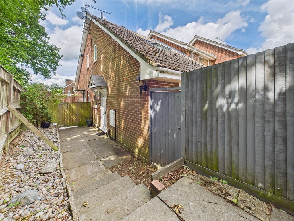 Property photo 1 of 9 Cam01224G0-Pr0651-Still008.Jpg