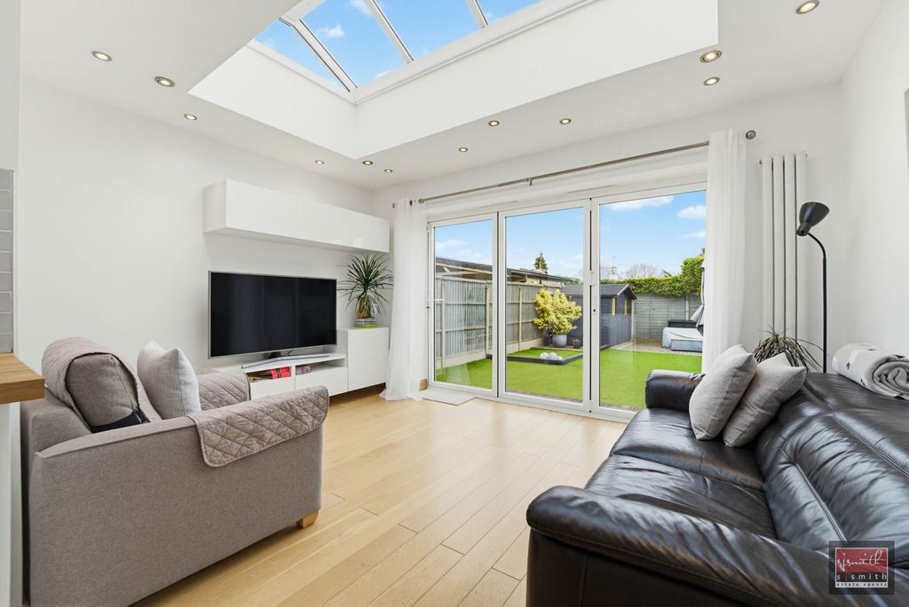 Property photo 3 of 18