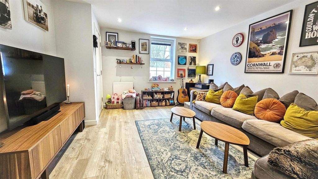 Property photo 2 of 11 20260331_112709.Jpg