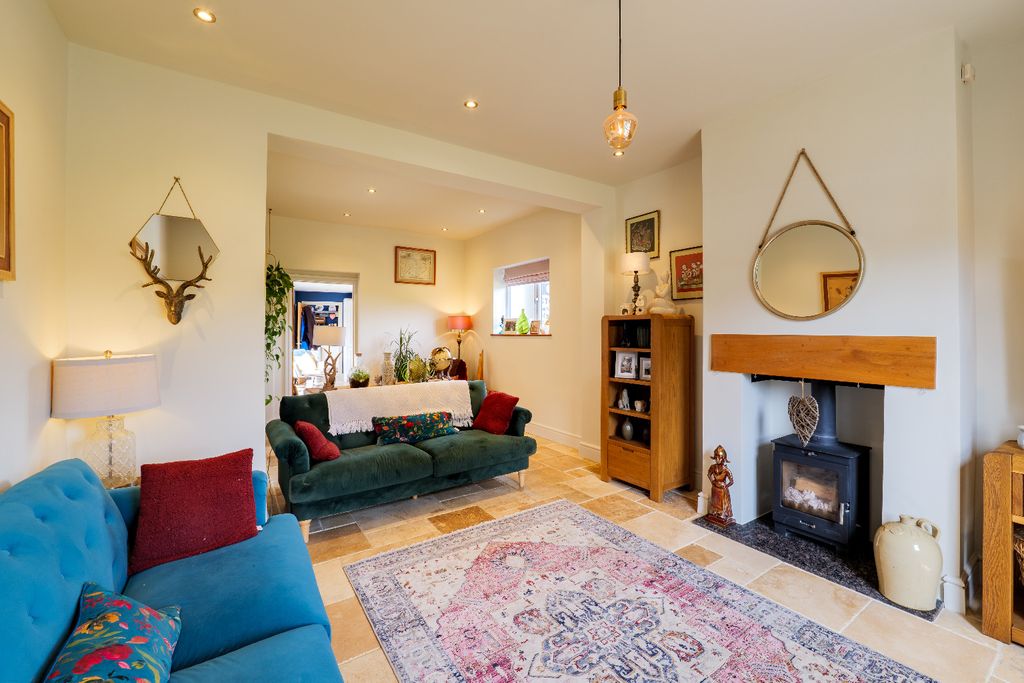 Property photo 2 of 25 5079844