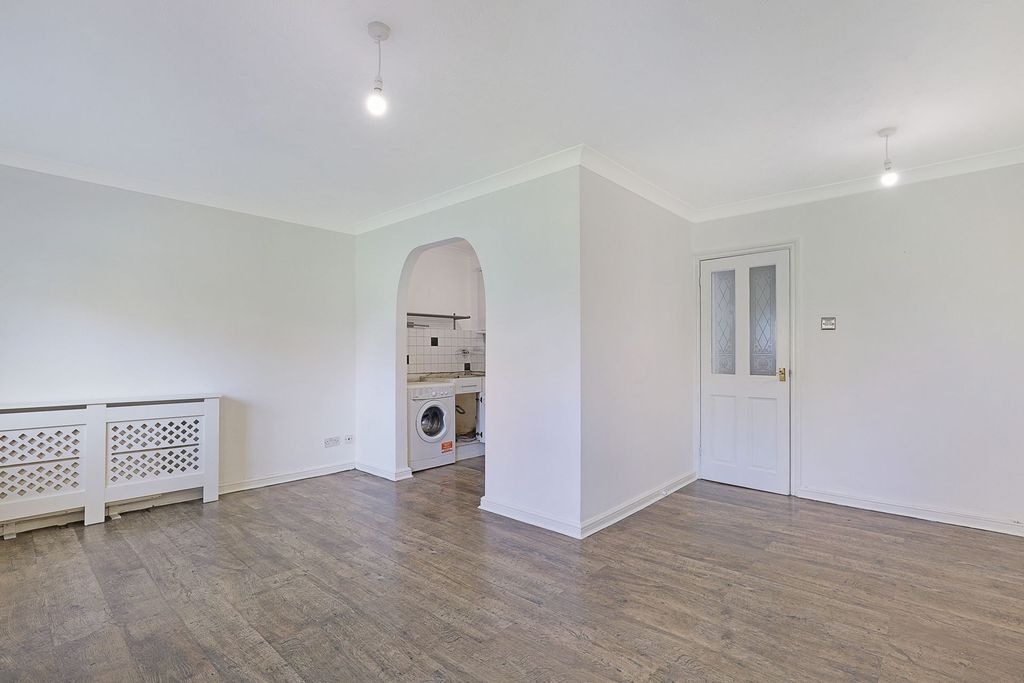 Property photo 3 of 18 Photo 9
