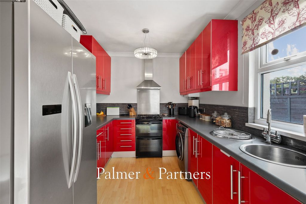 Property photo 3 of 19 Picture No. 06