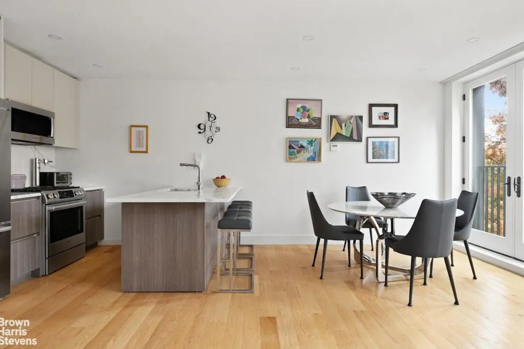 Property photo 3 of 12 <Alttext/>