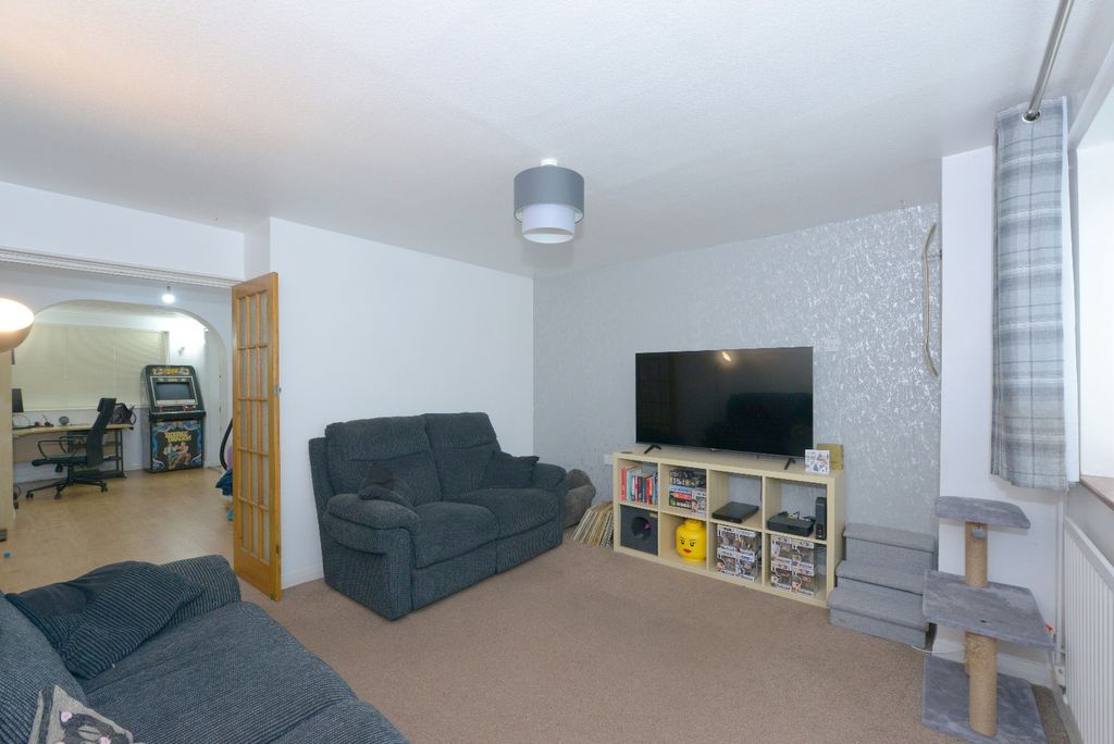 Property photo 3 of 19 3780267