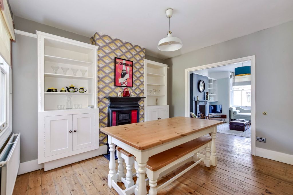 Property photo 3 of 13