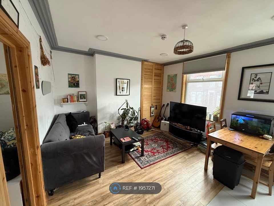 Property photo 2 of 6