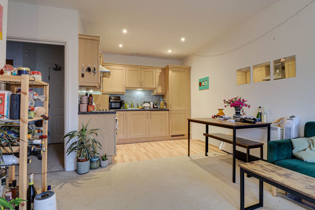 Property photo 3 of 9 Reception/Kitchen