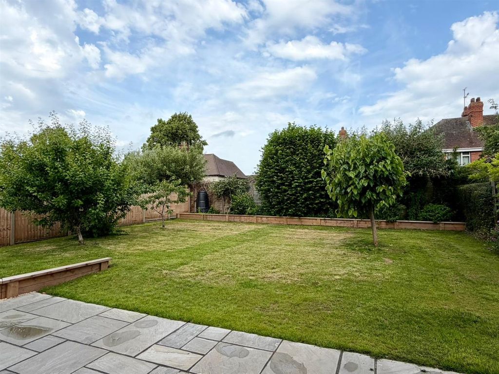 Property photo 2 of 23