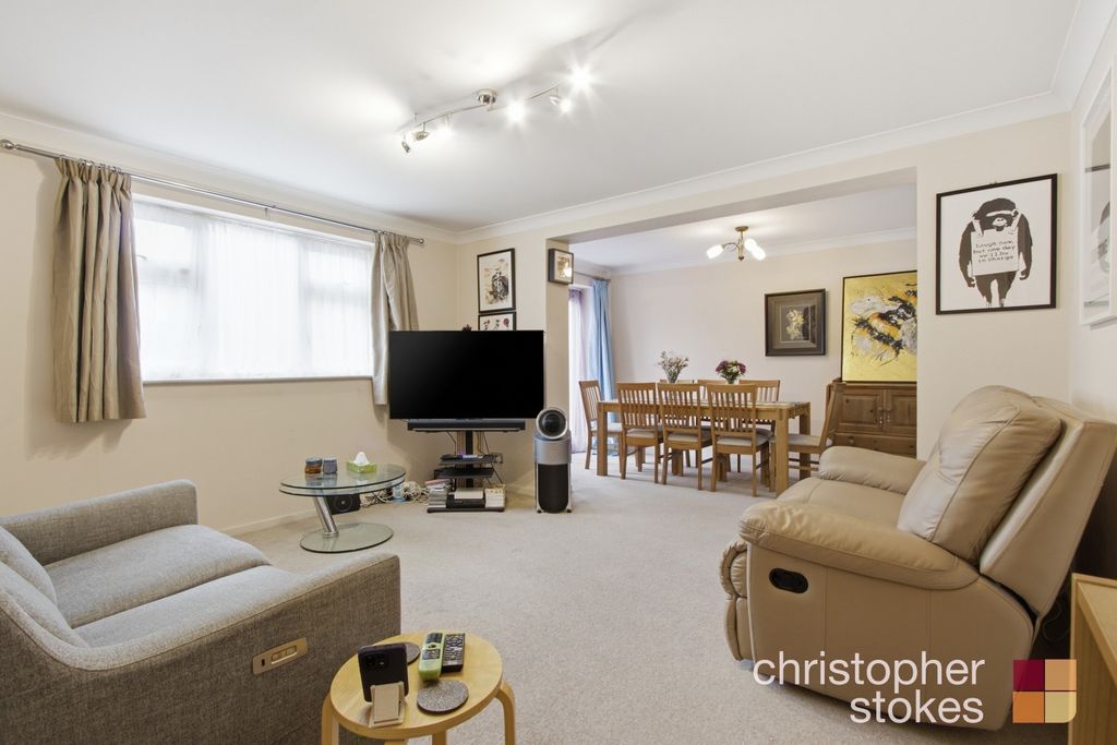 Property photo 2 of 15 5212024