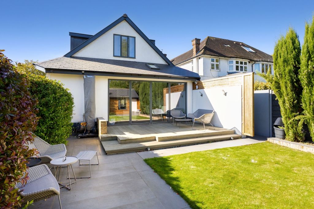 Property photo 3 of 23 98633_150 Green D...