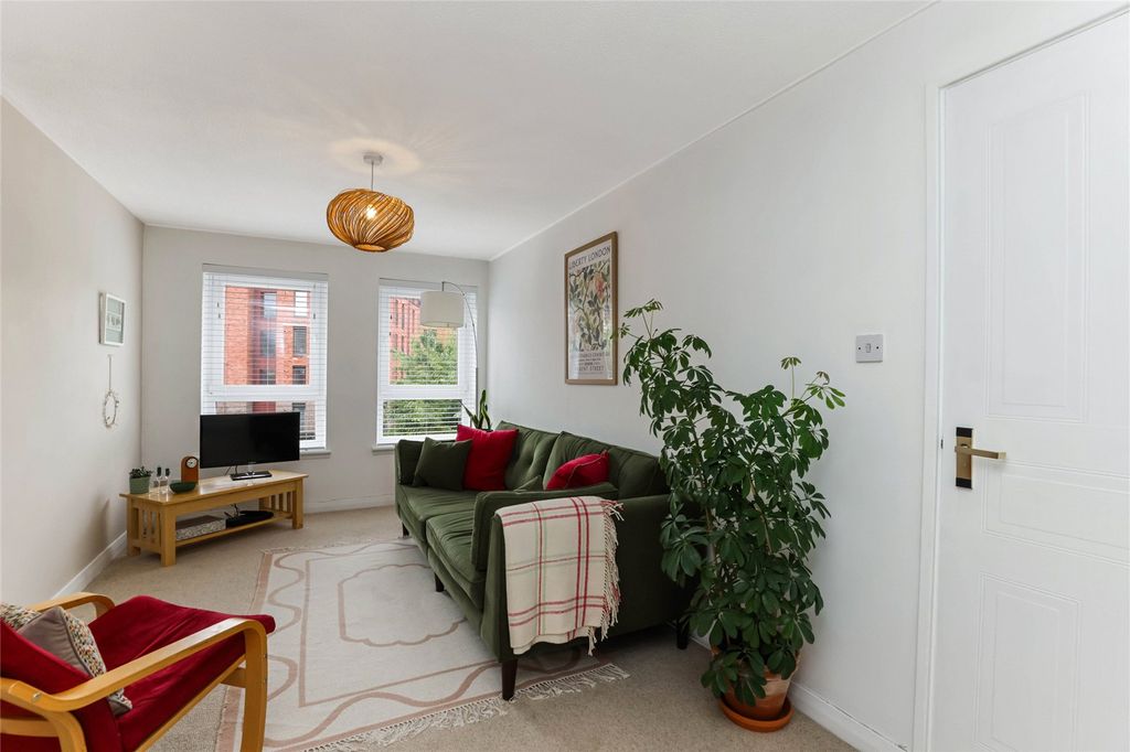 Property photo 2 of 21 Picture No. 29