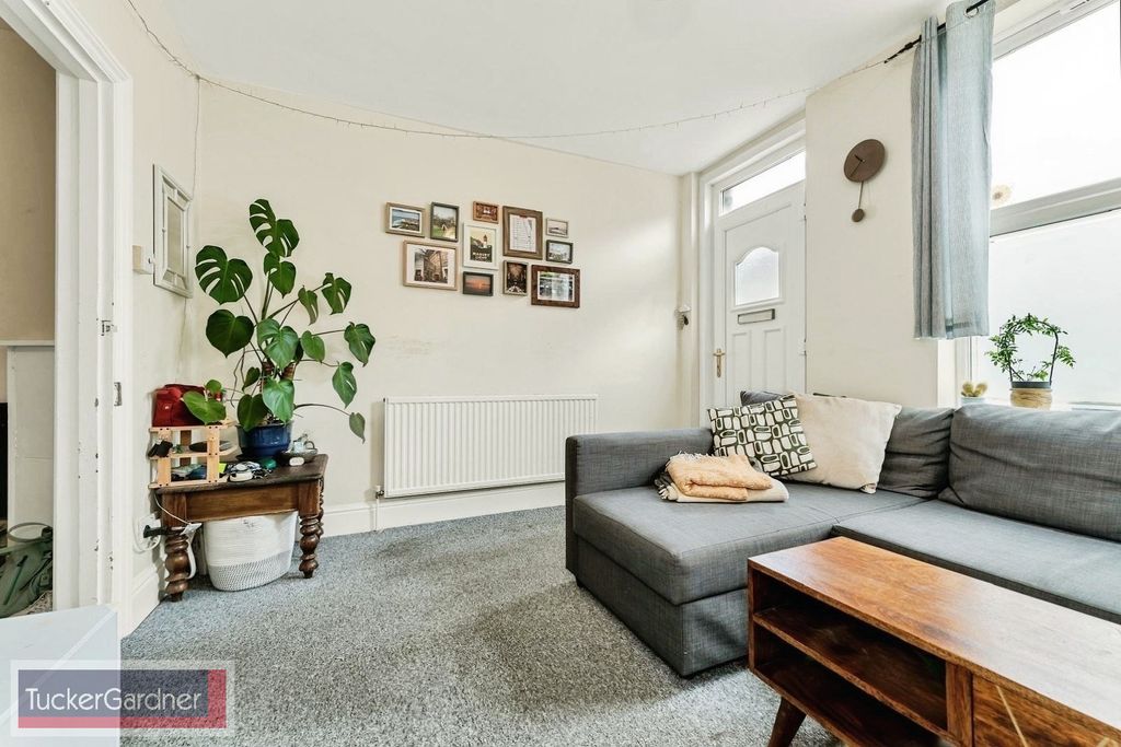 Property photo 3 of 13