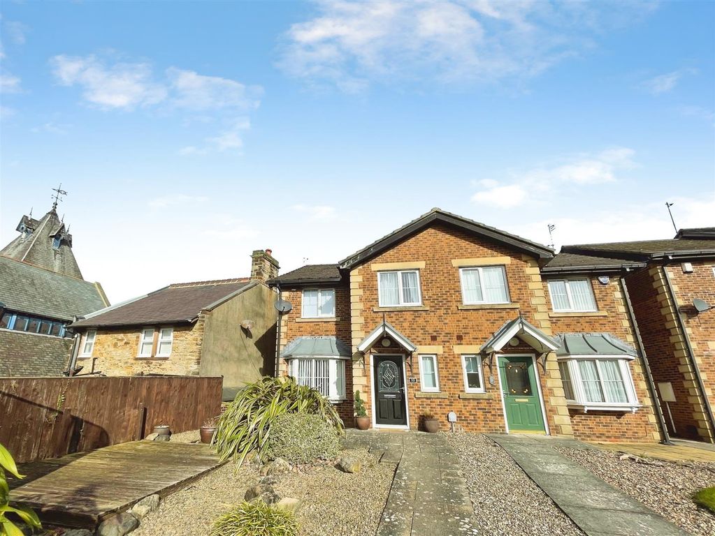 Property photo 2 of 2 Cbe72Fde-10 20Bells 20Wood 20External 20 232.Jpeg