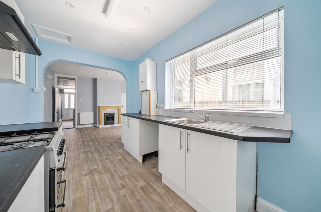 Property photo 2 of 12 1459131-17-69Ff18...