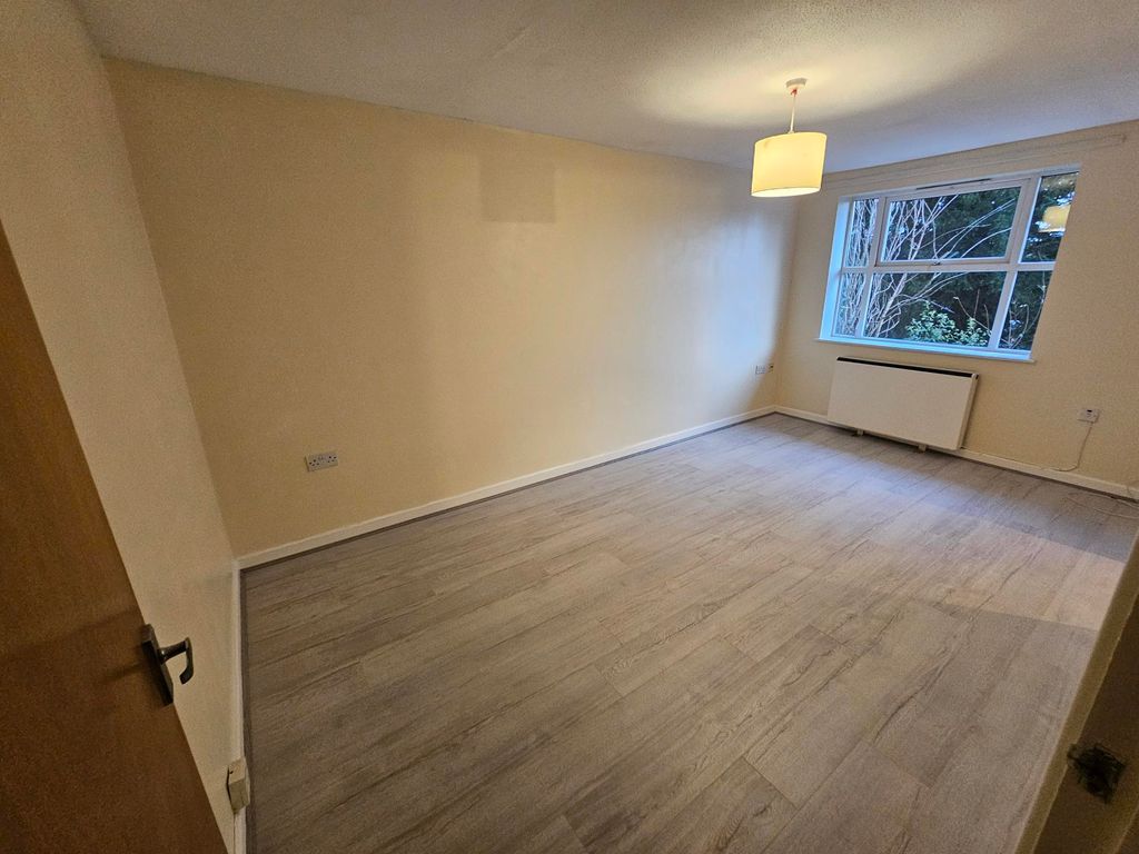 Property photo 2 of 7 Lounge