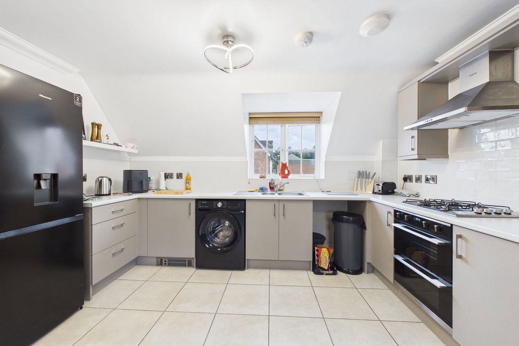 Property photo 2 of 13