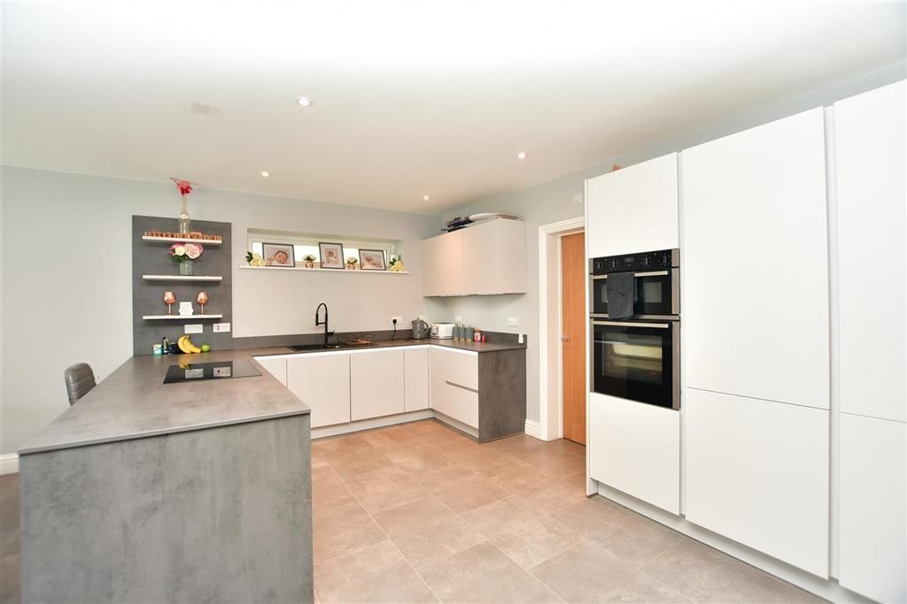 Property photo 1 of 14 Kitchen/Living Area