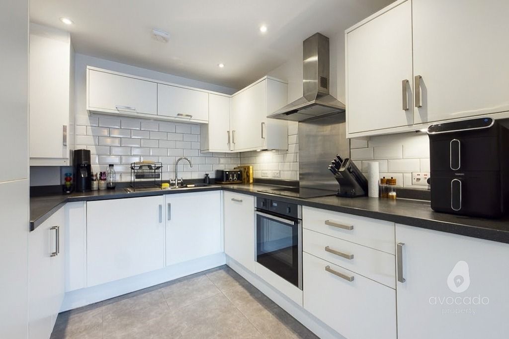 Property photo 3 of 11 5515614