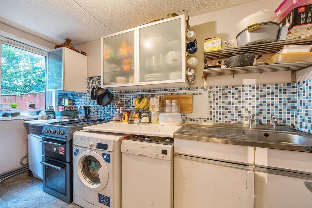 Property photo 3 of 16 Picture No. 12