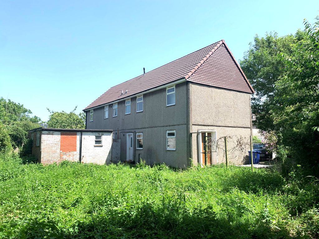 Property photo 2 of 12 v11