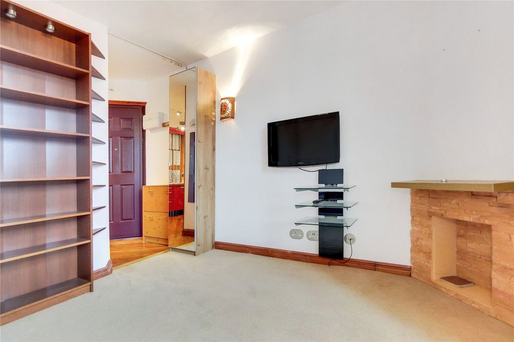 Property photo 3 of 10 Reception Room