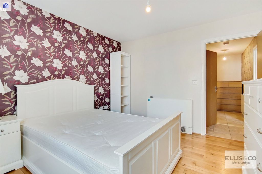 Property photo 3 of 11 Picture No. 16
