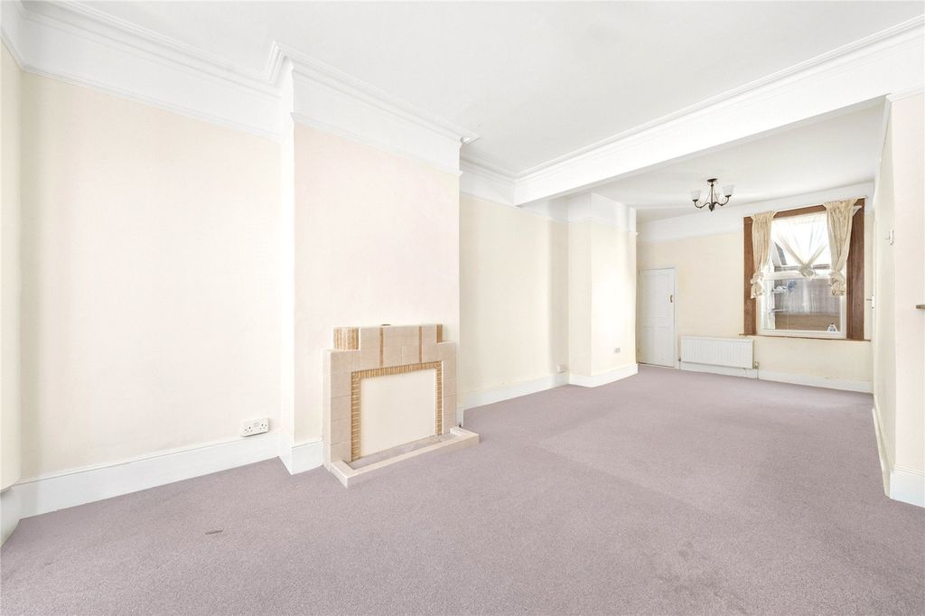 Property photo 2 of 19 Picture No. 41