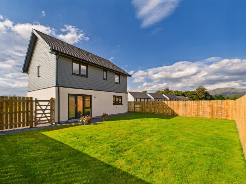 Property photo 2 of 33