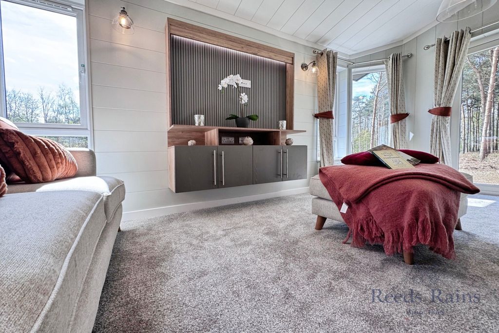 Property photo 3 of 13 Picture No. 01