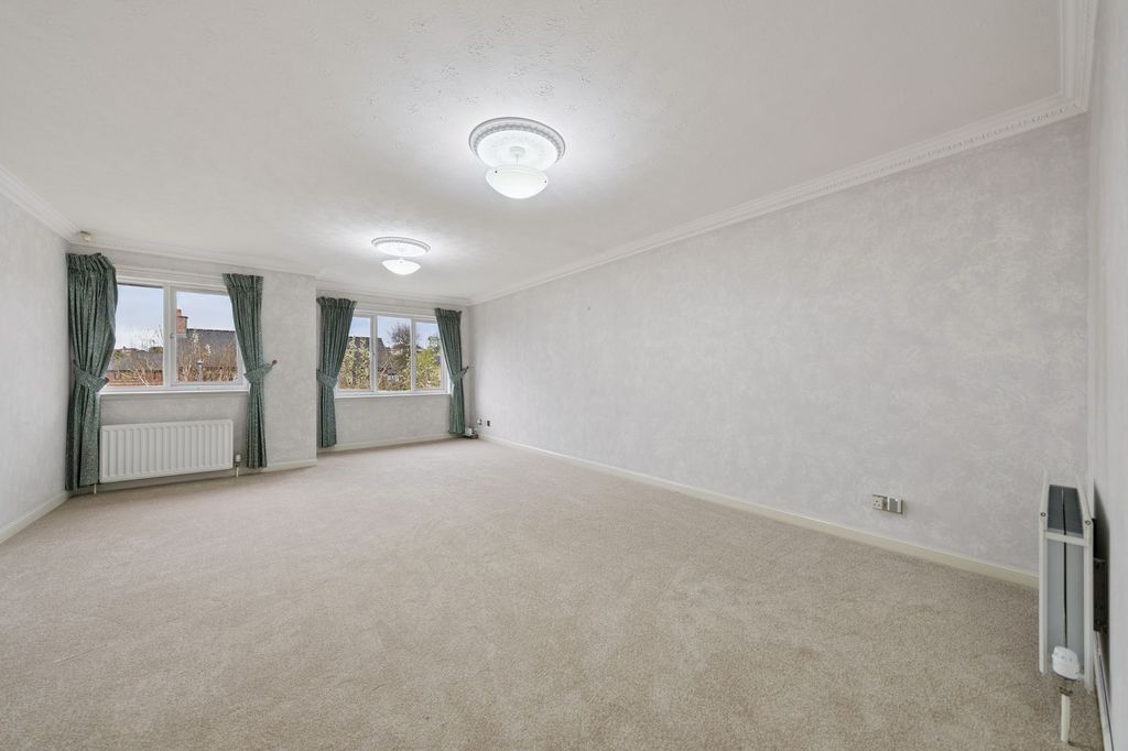Property photo 2 of 25