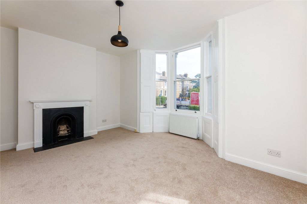 Property photo 1 of 6 Picture No. 10