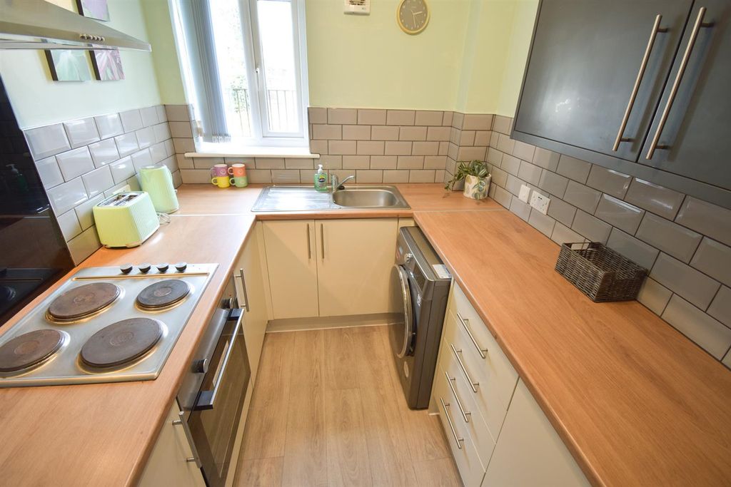 Property photo 3 of 13