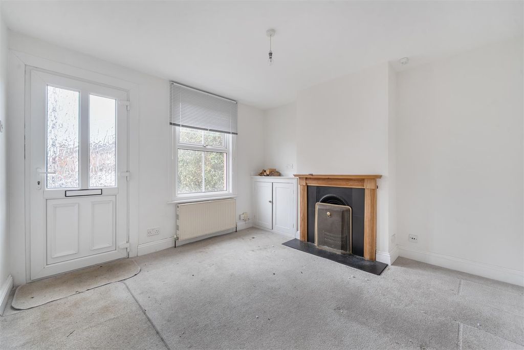 Property photo 2 of 20 1398088-19-696E25E4Cf012.Jpg