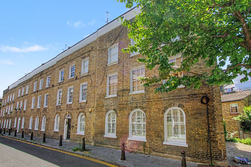 Property photo 1 of 11 Flat 2, 10 Hermit Street, Clerkenwell, London, Ec1V 7Nr