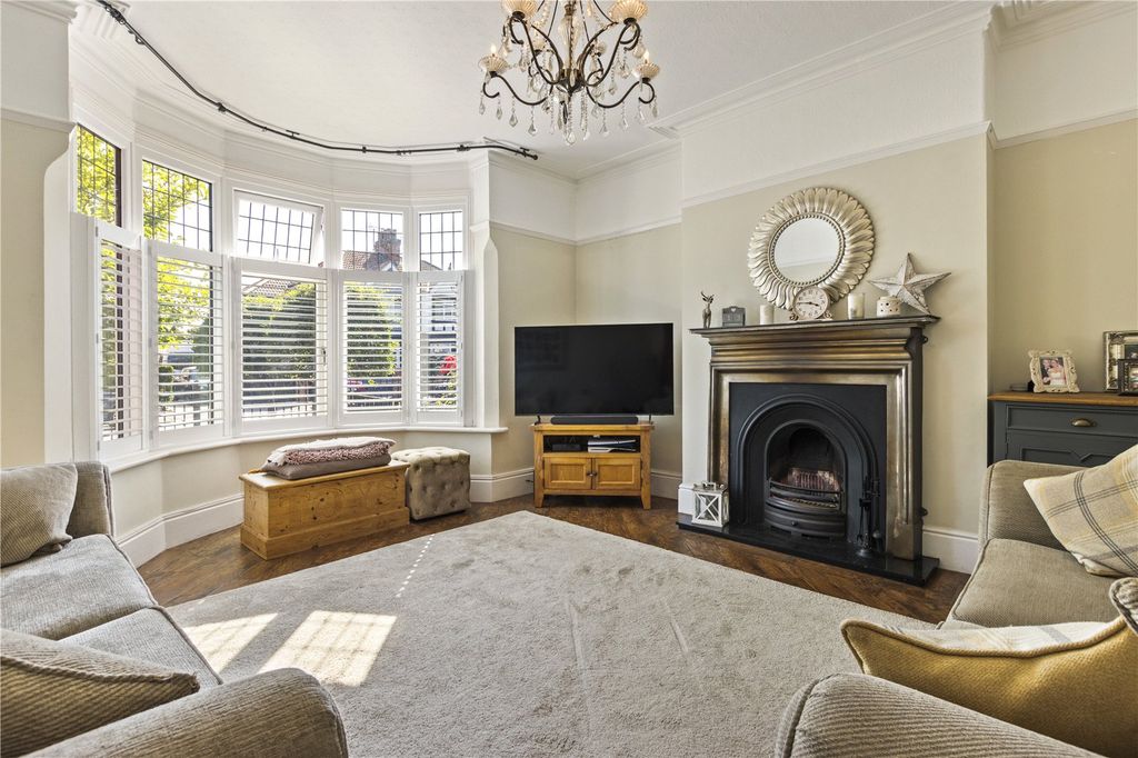 Property photo 2 of 43 Picture No. 36