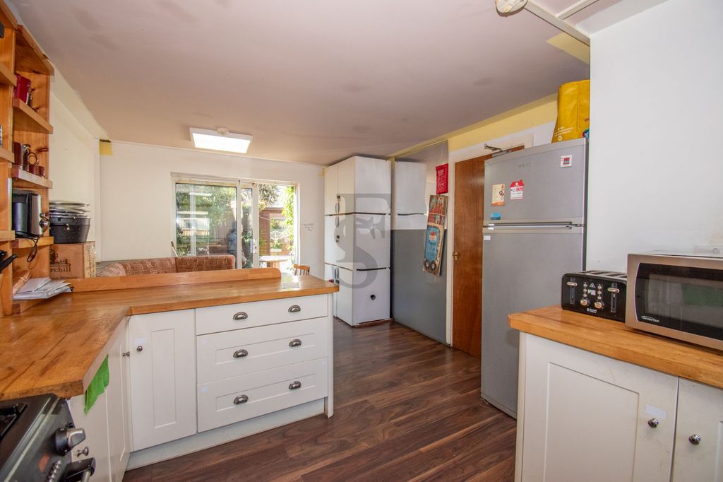 Property photo 2 of 13