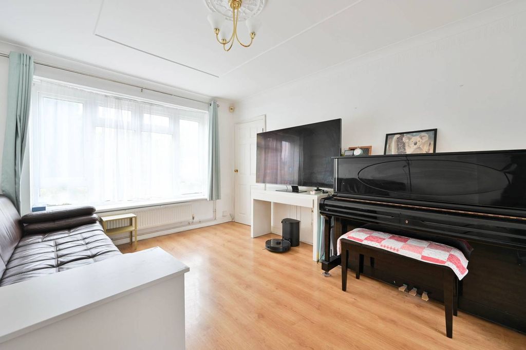 Property photo 2 of 16
