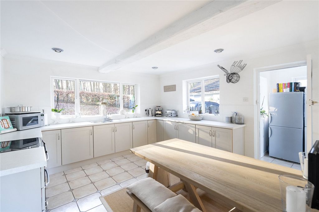 Property photo 2 of 12 Kitchen/Dining