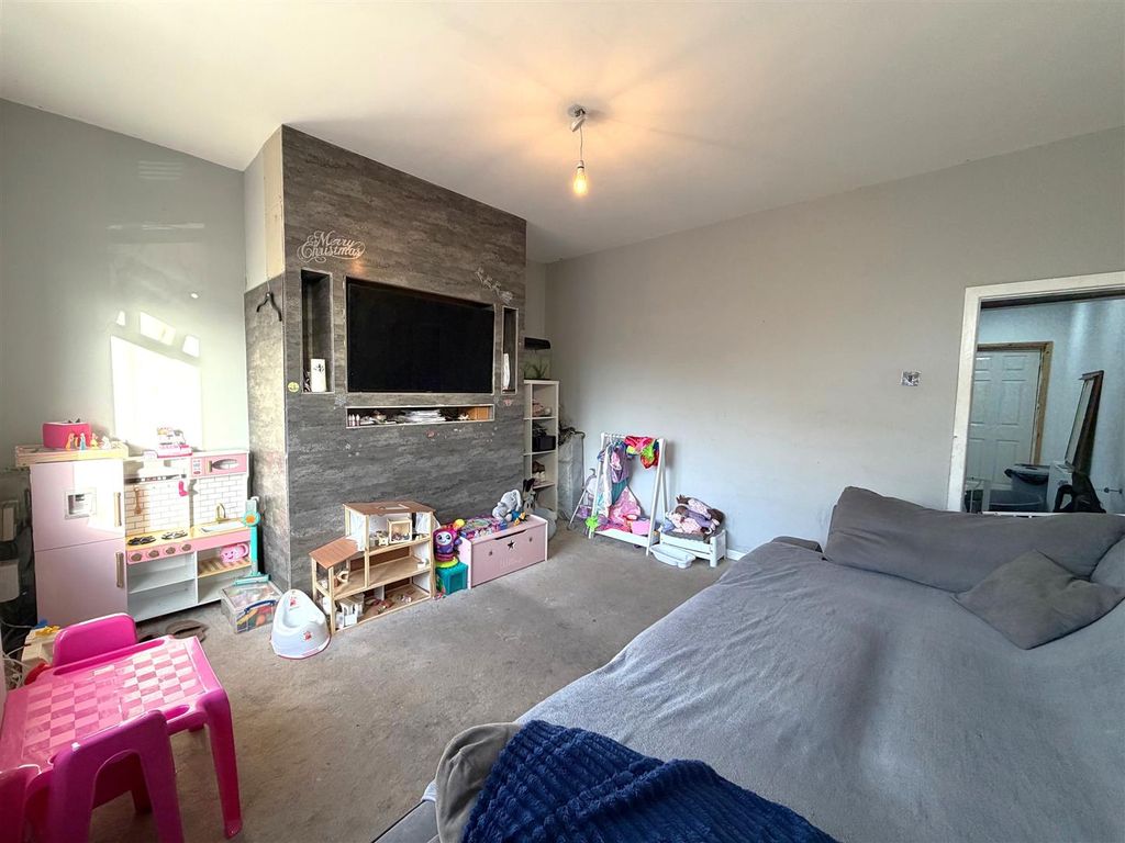 Property photo 2 of 11 B.Jpeg