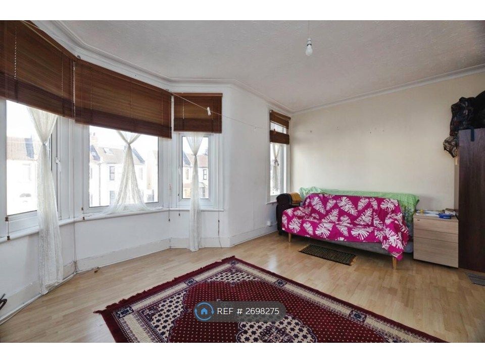 Property photo 2 of 8