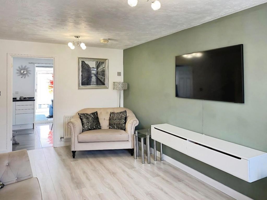 Property photo 3 of 17 Ab0E8560-F7A3E2ce-604A-41E3-B604-4Fdcf80843Bb.Jpeg