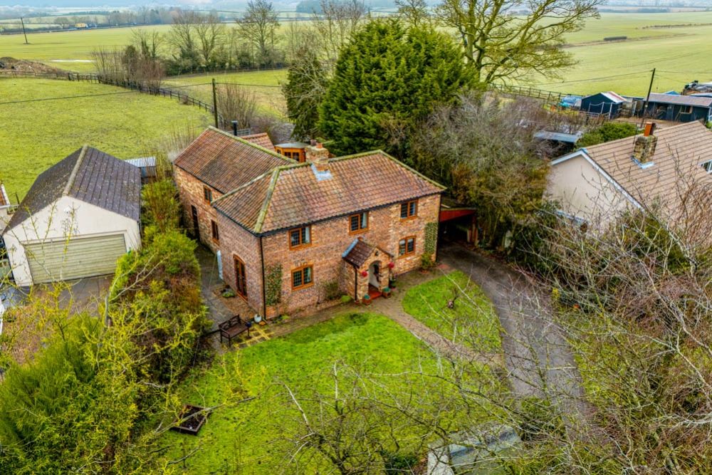 Property photo 1 of 27 Red Rose Cottage (Market Rasen)-2