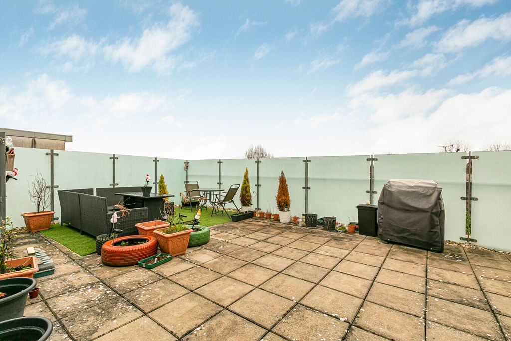 Property photo 2 of 16 Photo 1