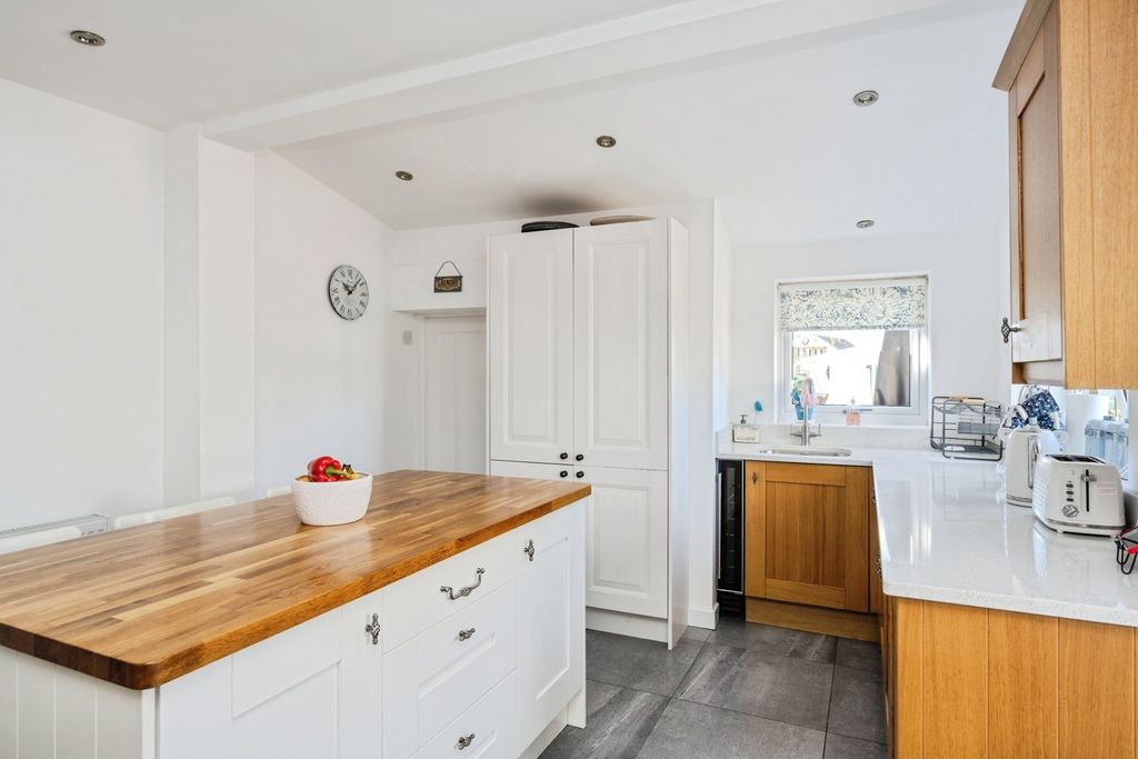Property photo 3 of 31 Pbox-Img.Jpg